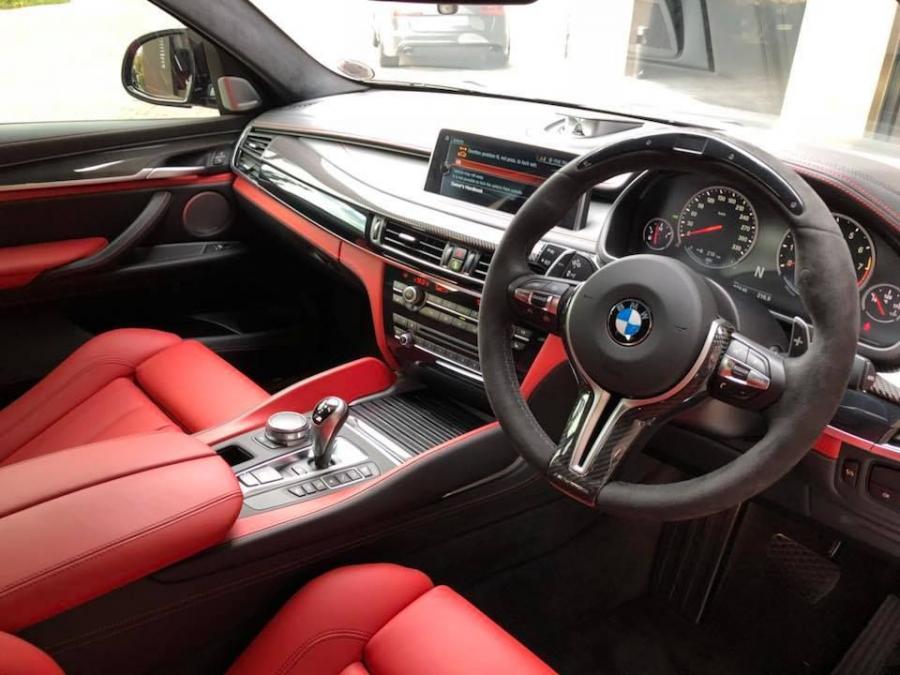 Интерьер BMW X6 M by RACE! 2018 года  (фото 3 из 14)